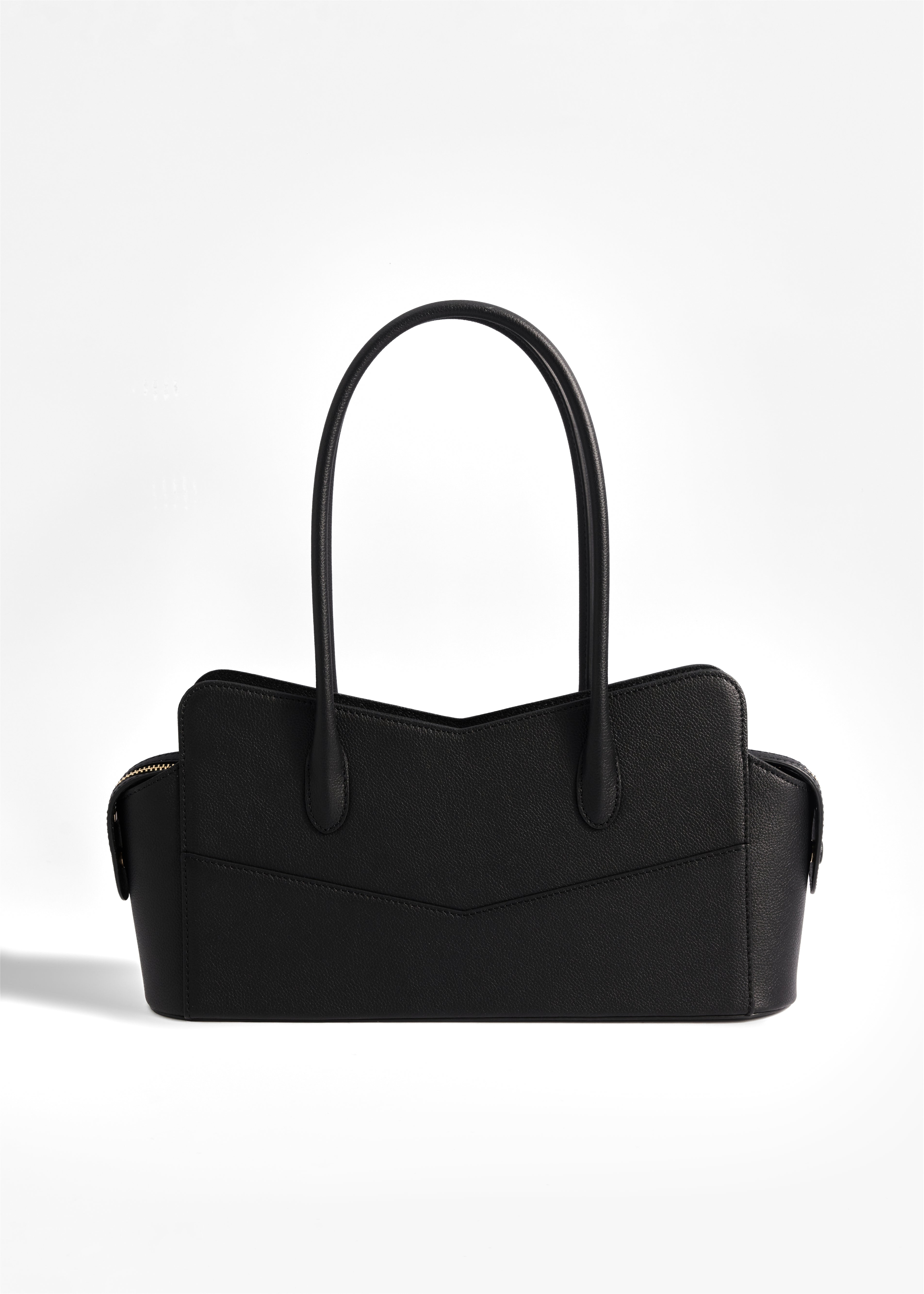 PNARU VENA EAST WEST Black Leather